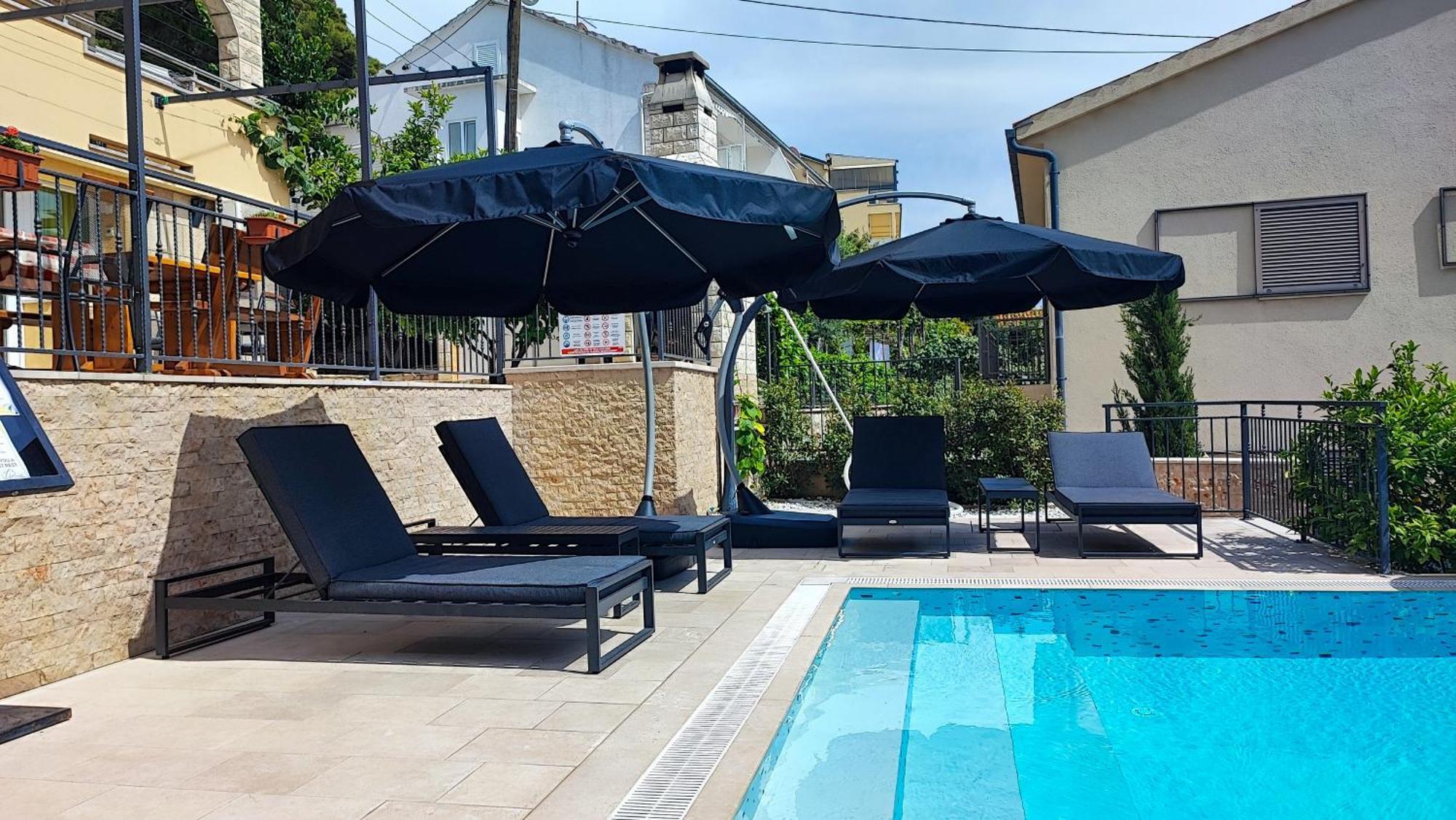 Villa Penava, Private Beach, Pool And 7Min To Trogir Exterior foto